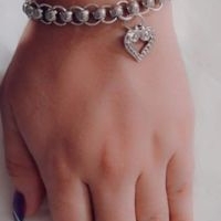 Pulsera de plata con dije de corazón image