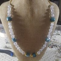 Collar de cuentas cristalinas y turquesas image