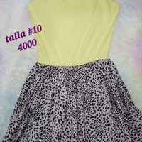 Vestido amarillo con falda estampada image