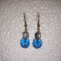 Pendientes elegantes con cuentas azules image