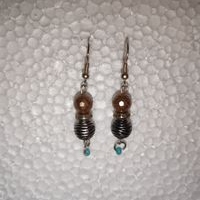 Pendientes elegantes con cuentas image