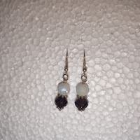 Pendientes elegantes con cuentas image