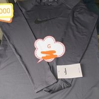 Camiseta deportiva negra image