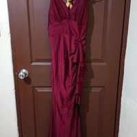 Elegante vestido largo burdeos image