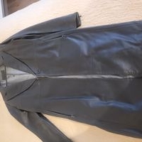 Abrigo de cuero elegante image