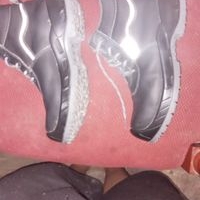 Botas de seguridad resistentes image