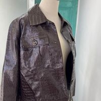 Chaqueta de cuero sintético texturizado
Talla M / L image