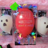 Esponja de Maquillaje Glow in the Dark image