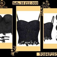 Top de encaje negro elegante image