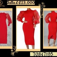 Vestido Rojo Elegante con Mangas de Tul image