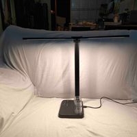 Lámpara LED de escritorio moderna image