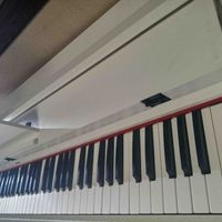 Piano digital elegante image