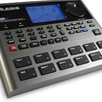 Alesis SR18 Drum Machine Profesional image