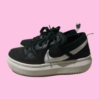 Zapatillas Negras Modernas image