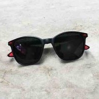 Gafas de sol modernas image