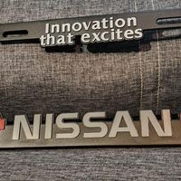 Portaplacas Nissan Elegante image