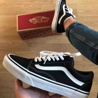 Zapatillas clásicas y cómodas image