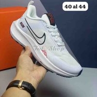 Zapatillas deportivas blancas image
