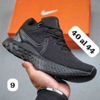 Zapatillas deportivas negras image