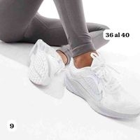 Zapatillas deportivas blancas image