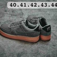 Zapatillas deportivas elegantes image