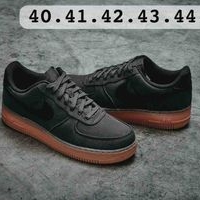 Zapatillas deportivas elegantes image