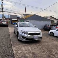 Auto sedán KIA image
