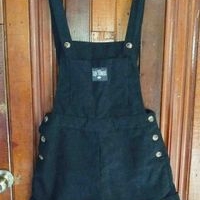Overol corto negro elegante image