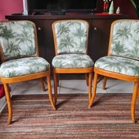 Sillas de madera vintage image