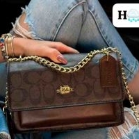 Bolso elegante de cuero image