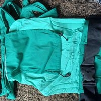 Fular rígido ortabebés ergonómico verde image