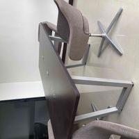 Conjunto de mesa y sillas modernas image