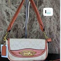 Bolso elegante de cuero image