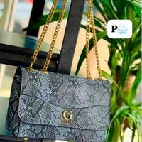 Bolso elegante con cadena image
