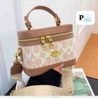 Bolso elegante con diseño clásico image