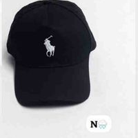 Gorra negra elegante image