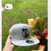 Gorra deportiva gris image