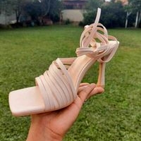 Sandalia Elegante de Tacón image
