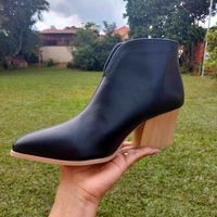 Botín de tacón elegante image