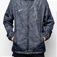 Chaqueta impermeable deportiva image