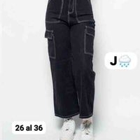 Pantalón cargo negro moderno image