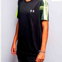 Camiseta deportiva cómoda image