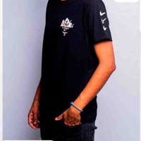 Camiseta Negra Deportiva image