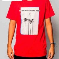 Camiseta Roja Estampada image