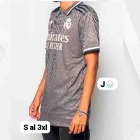 Camiseta deportiva elegante image