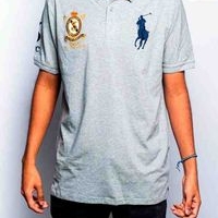 Polo gris elegante image