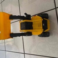 Tractor de juguete resistente image