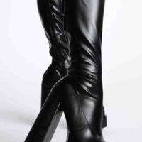 Botas de plataforma elegantes image