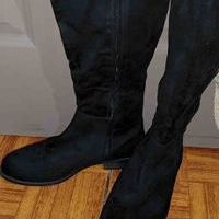 Botas negras elegantes image