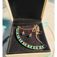 Conjunto de Collar y Aretes Elegante image